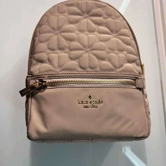 Kate Spade Cream Quilted Backpack On hand?? sure stocks aalis next week! Kate Spade Flower  main image 3